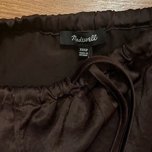 Madewell Pintucked Slim Pull-On Pants in Satin - Picture 5 of 6